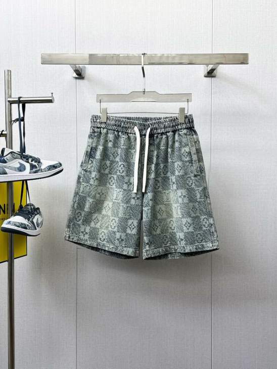 Picture of LV Short Pants _SKULVM-3XLxetr3018336